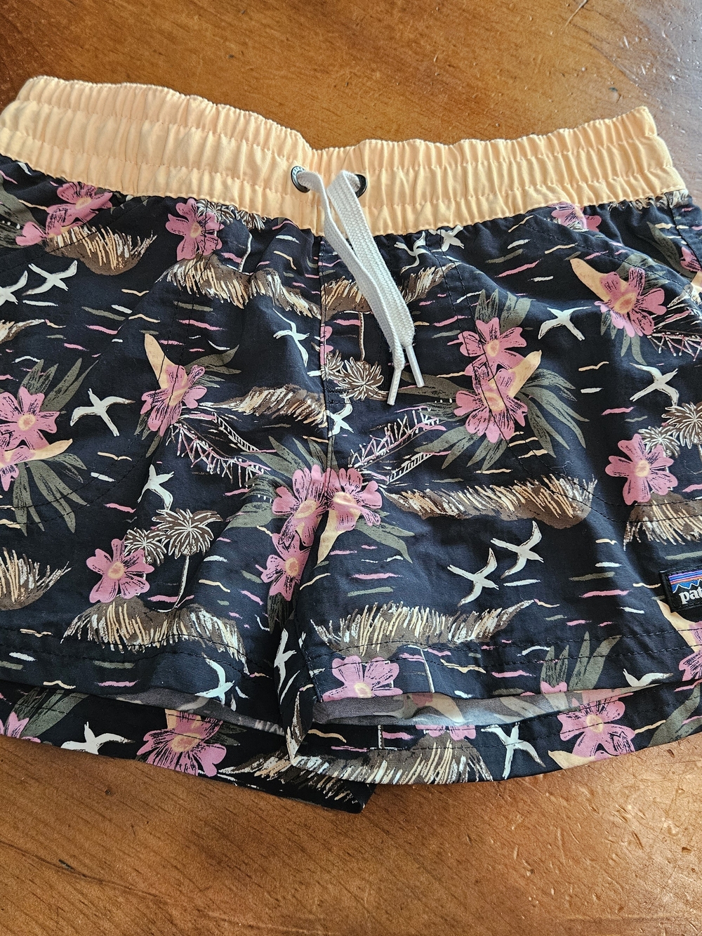 Patagonia Girls Costa Rica Baggies!
